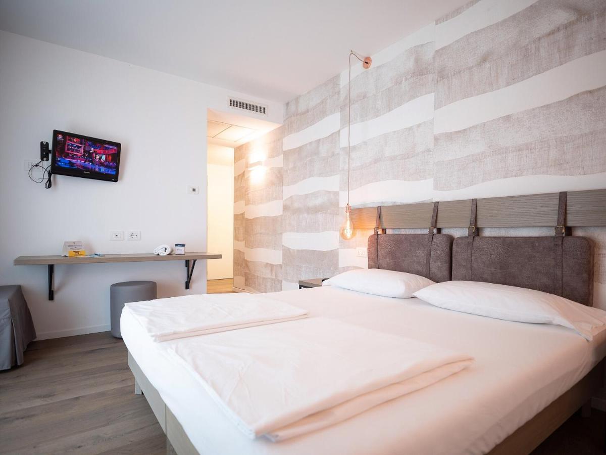Glocal Torbole Hotel Torbole Sul Garda Ngoại thất bức ảnh